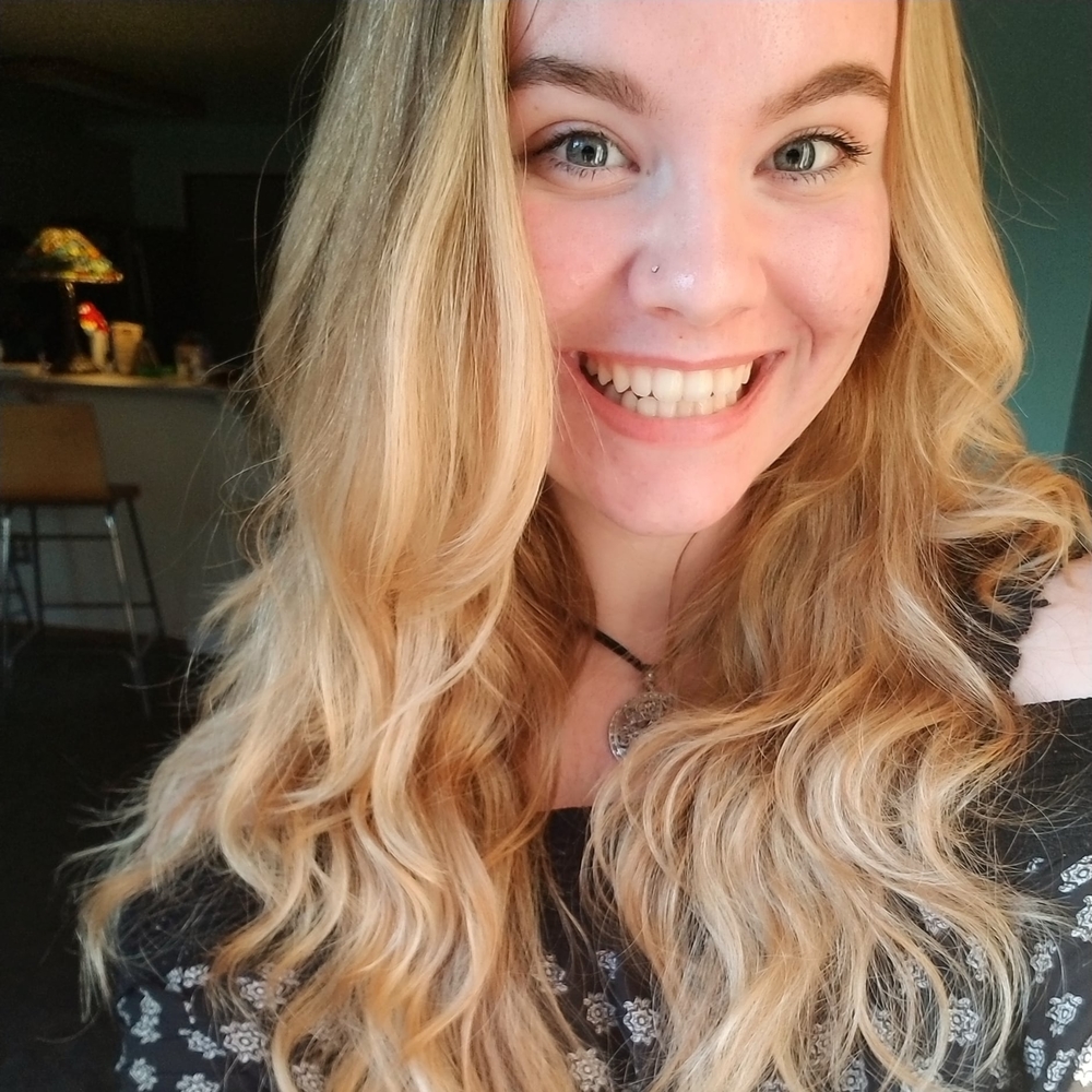 Meet your Posher, Hannah